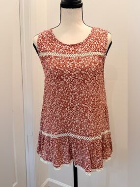 Anthropologie Maeve Red and White Floral Top w/ Lace Trim